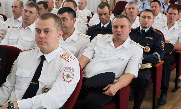 В Кирове наградили лучших дорожных полицейских