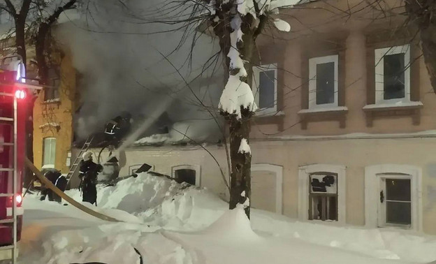 Ночью в центре Кирова потушили пожар