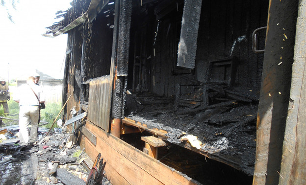 Во время пожара в Яранске погиб 8-летний мальчик