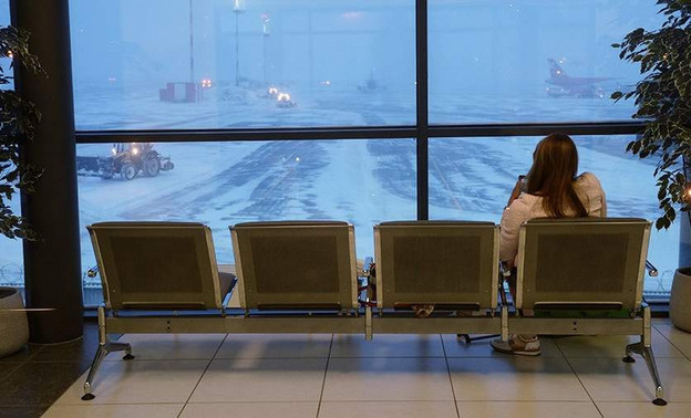 В Москве отменили и задержали десятки рейсов