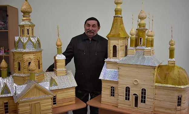 Житель Омутнинска создаёт макеты храмов из липовой древесины