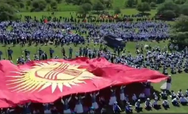 Грузовик задавил 29 детей во время праздника в Киргизии