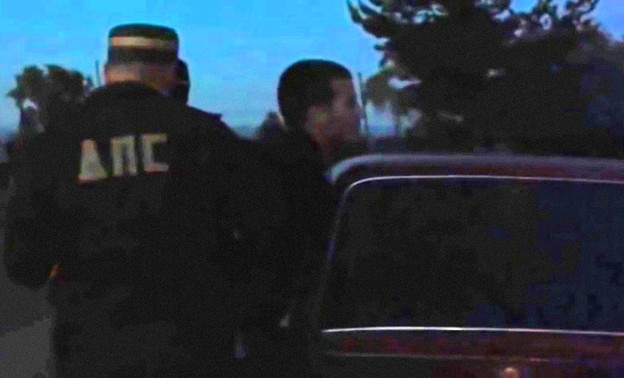 В Кировской области полицейские штурмовали подозрительный автомобиль (ВИДЕО)