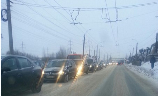 В Кирове из-за ДТП затруднено движение по улице Луганской