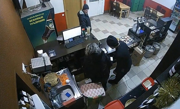 В Кирове суд отправил жителя Крыма в колонию строгого режима за ограбление бара