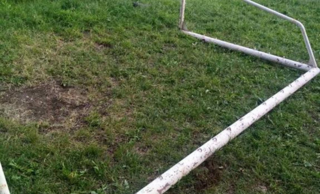 В Кирове на 7-летнего мальчика упали железные футбольные ворота