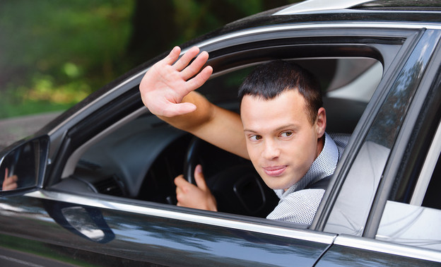 Кировских водителей начали учить вежливости