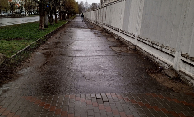 На улице Свердлова отремонтируют тротуар вдоль завода ОЦМ