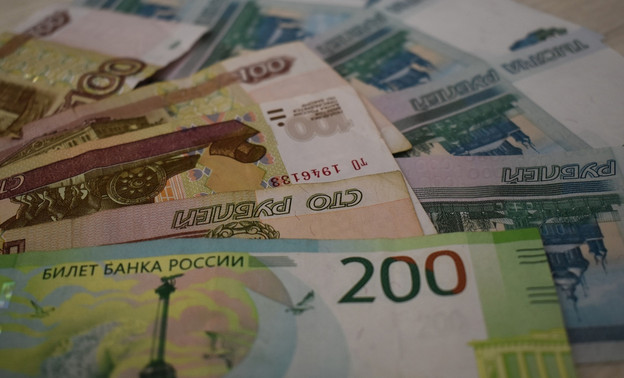 Собеседник из WhatsApp украл у жительницы Немы 898 тысяч рублей