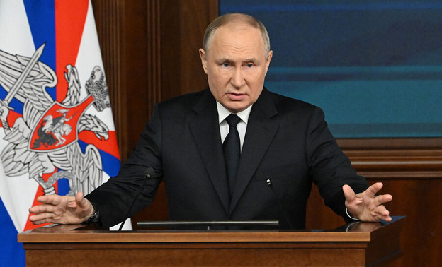 Владимир Путин подписал закон о конфискации имущества за фейки об армии