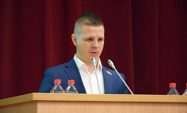 «Наша фракция под его председательством работать не будет»: депутат ОЗС - о показаниях против Быкова
