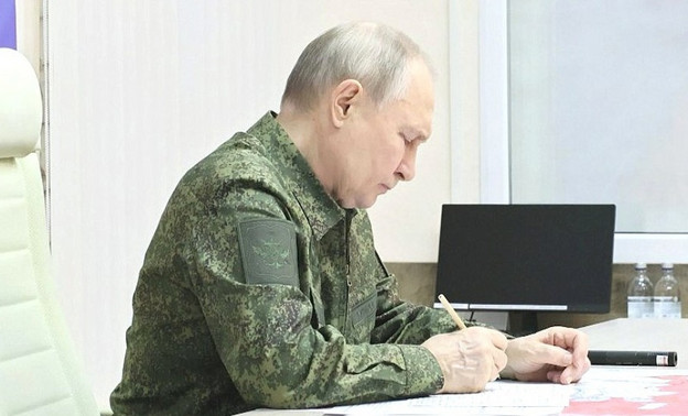 Путин посетил Курскую область впервые с момента нападения ВСУ. Главное