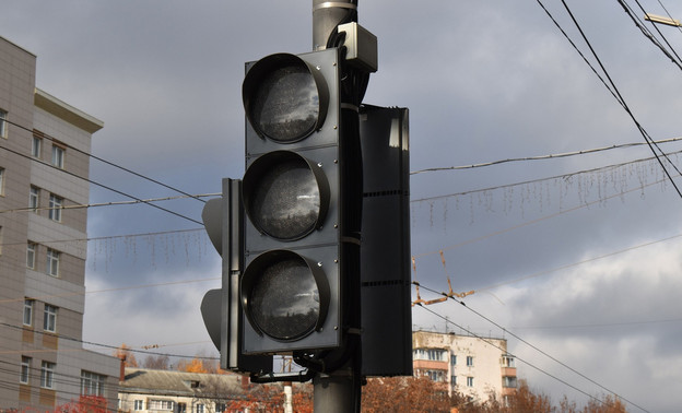 В Кирове планируют заменить ещё десять светофоров