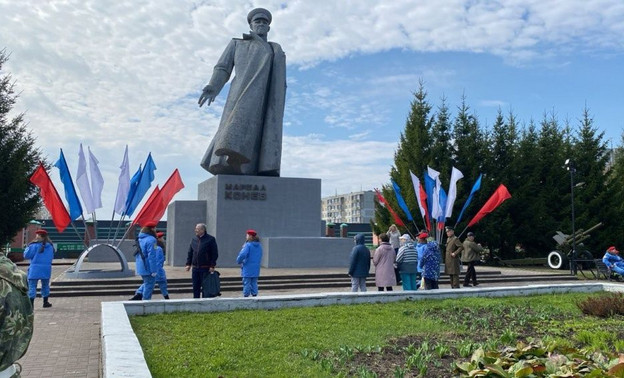 В Кирове завершили ремонт мемориалов к 80-летию Победы