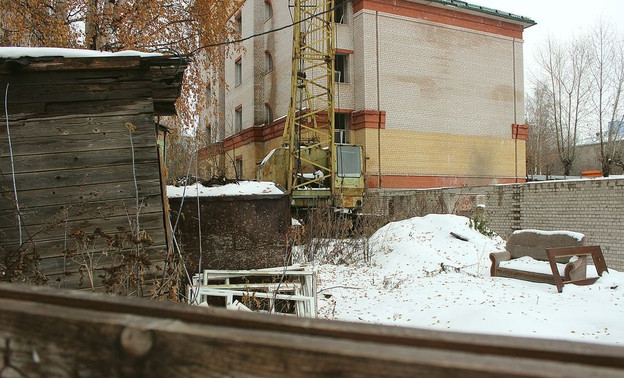 Долгострой на Володарского, который должен был стать ТЦ, реконструируют под жилой дом