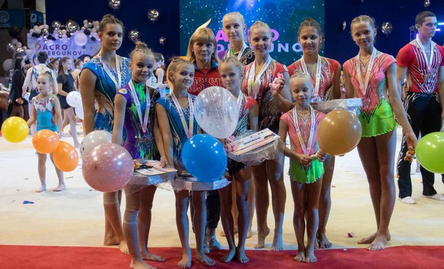 Акробаты из Кировской области стали победителями всероссийских и международных соревнований