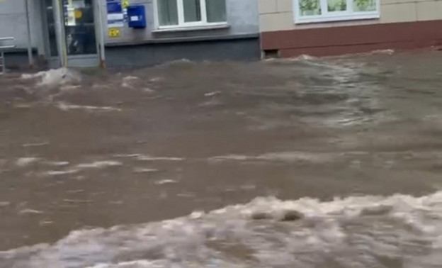 Глава администрации Кирова Вячеслав Симаков прокомментировал потоп на улицах