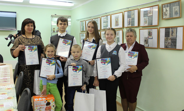 В Кирове наградили школьников-победителей регионального этапа конкурса «Лучший урок письма»