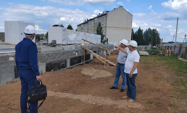 Прокуратура проверила ход строительства многоквартирного дома в Уржуме