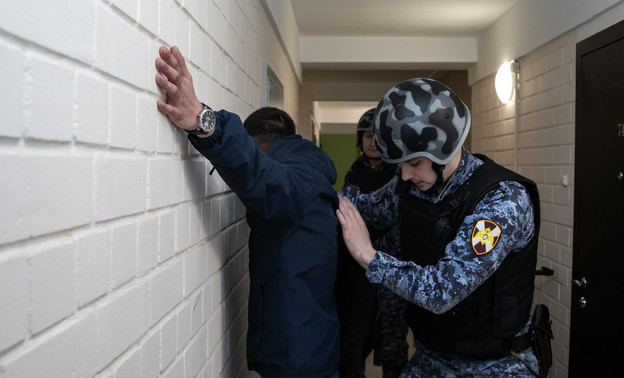 В кировском кафе задержан разыскиваемый за неуплату алиментов