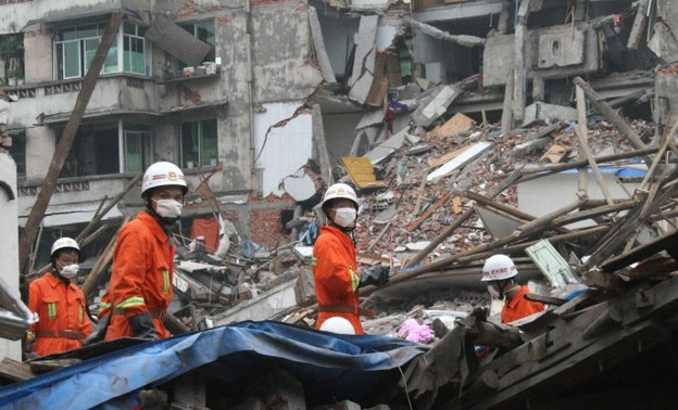 Число жертв землетрясения в Китае превысило 110 человек