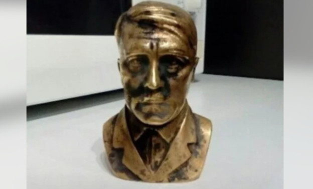 На «Авито» кировчанка продаёт бюст Гитлера за 1,5 млн рублей