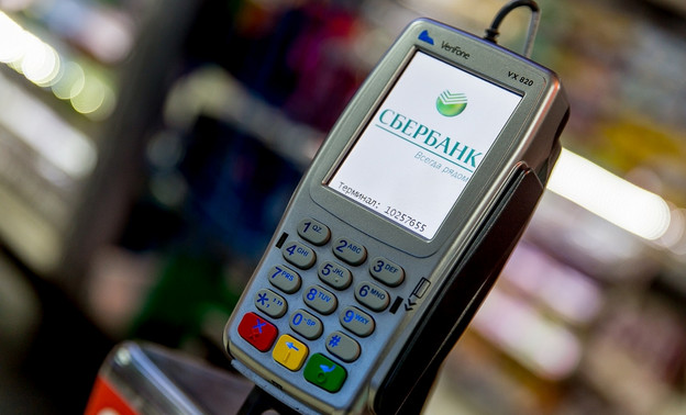 Владельцам карт Сбербанка увеличили стоимость покупок без PIN-кода