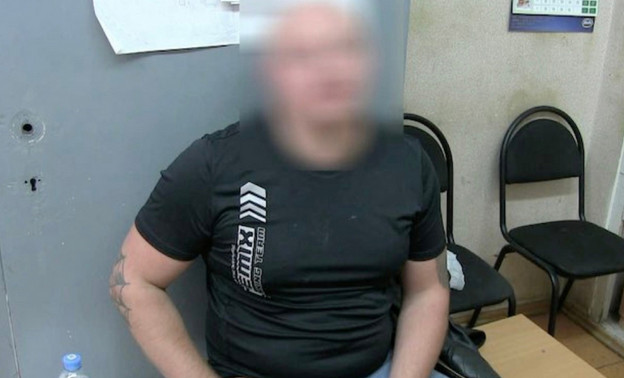 Полицейские арестовали кировчанина, который выстрелил из обреза на Потребкооперации