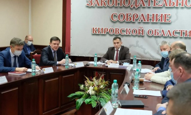 Депутаты Заксобрания всё же рассмотрят законопроект о транспортной реформе на ближайшем заседании