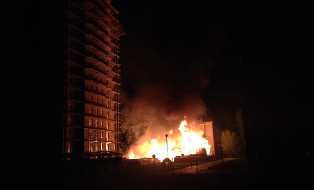 Ночью горели аварийные дома на Щорса и Красина