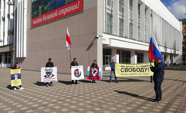 Кировчане в восьмой раз вышли на пикет в поддержку протестующих в Хабаровске и Белоруссии