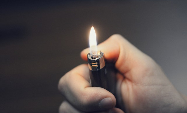 Заксобрание повторно рассмотрит законопроект о запрете продажи подросткам зажигалок