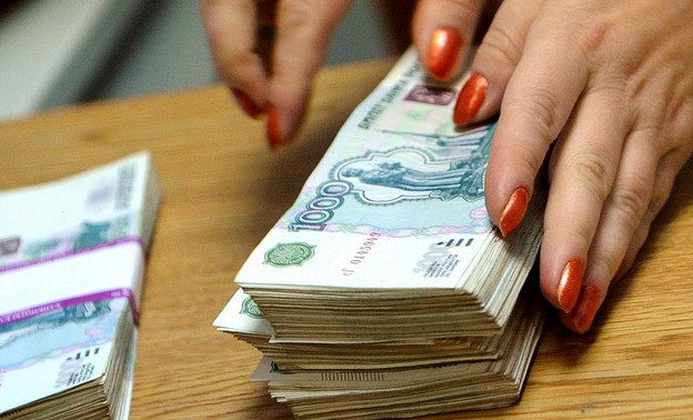 Пенсионерка-бухгалтер украла у двух частных компаний почти 7 млн рублей