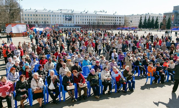 Киров тратит миллионы на аренду экрана на Театральной площади