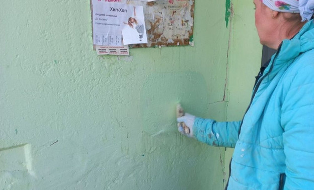 В Октябрьском районе Кирова закрасили рекламу продажи наркотиков