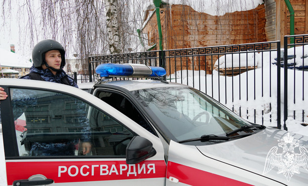 В Нововятском районе росгвардейцы задержали мужчину, которого подозревают в краже