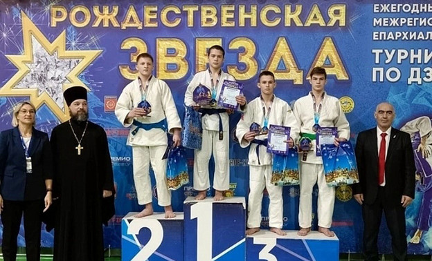 Кировские спортсмены завоевали 14 медалей на межрегиональном турнире по дзюдо