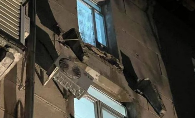 Два человека погибли при обрушении балкона дома в Сочи