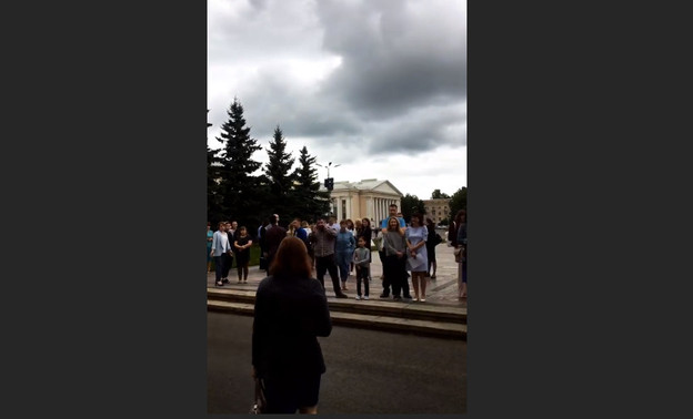 Из здания областного правительства эвакуировали сотрудников