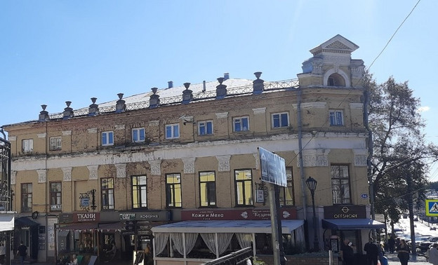 На Ленина капитально отремонтируют фасад дома купца Репина