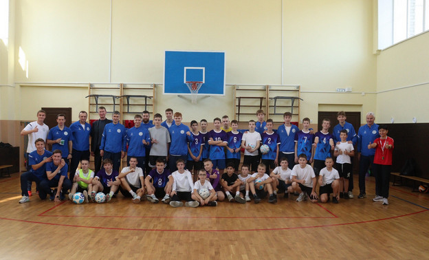 Футболисты «Динамо» провели мастер-класс для школьников в Яранске