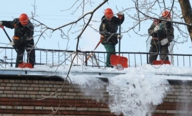 В Кирове управляющая компания получила штраф за плохую очистку крыш
