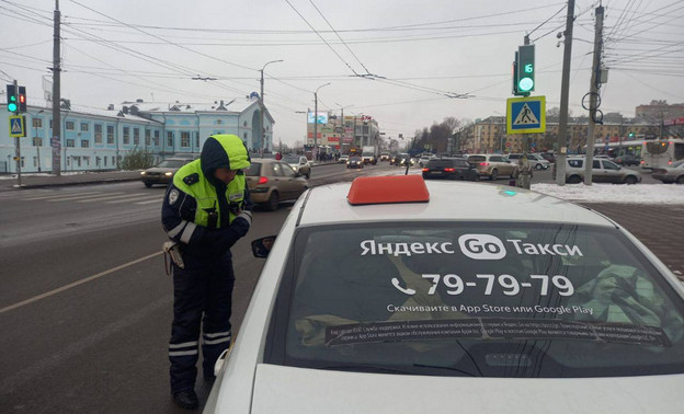 В Кировской области с октября выявили 146 нелегальных таксистов