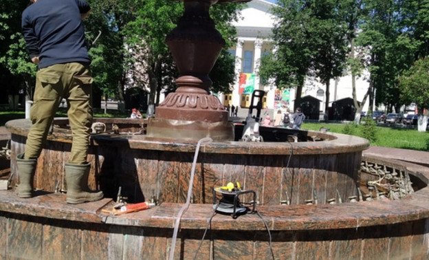 В администрации Кирова объяснили, почему фонтан на Театральной площади был выключен