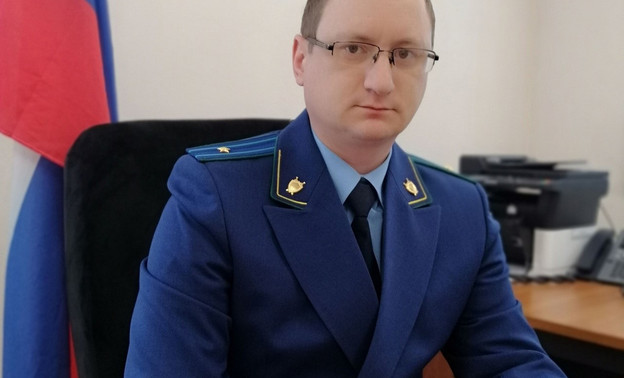 Павел Плотников стал новым прокурором Шабалинского района