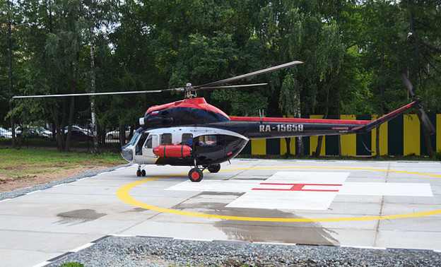 Пострадавших при пожаре в Вятских Полянах детей доставили вертолётом в Киров