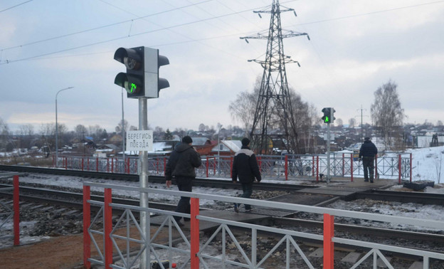 В Кировской области обновят 19 переходов через железнодорожные пути