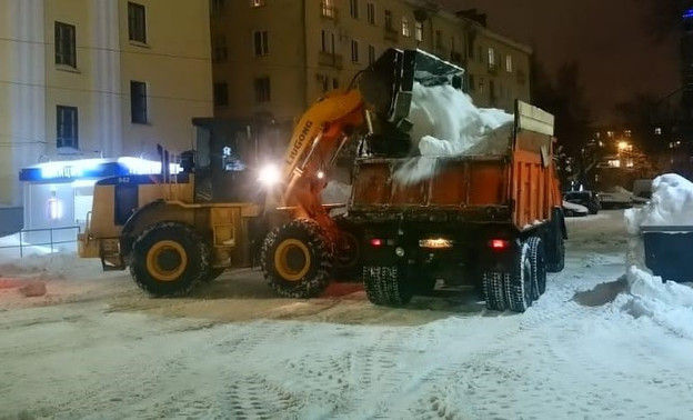 Где не стоит оставлять автомобиль? График уборки снега в Кирове с 21 по 24 февраля