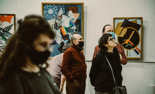 В Кировской области снимают документальный фильм об экспозиции авангардного искусства