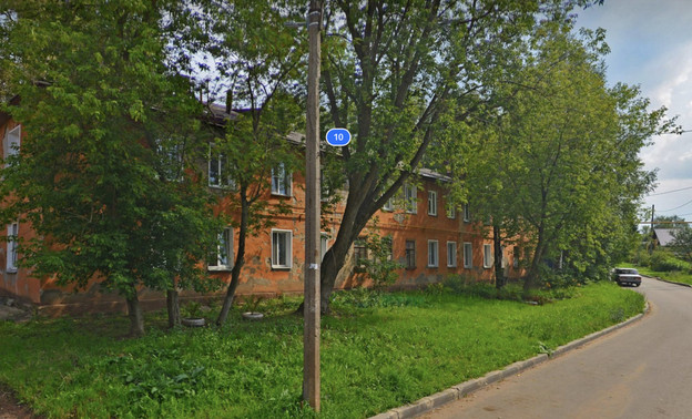 Два многоквартирных дома в Кирове признали аварийными и подлежащими сносу